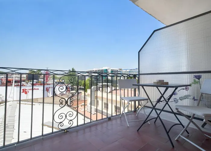 De Diseno Equipado Centrico Moderno * Lloret de Mar